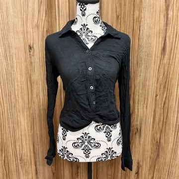 Hollister fekete gumírozott aljú blúz (M)