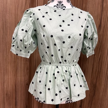 Influence menta pöttyös blúz (S)